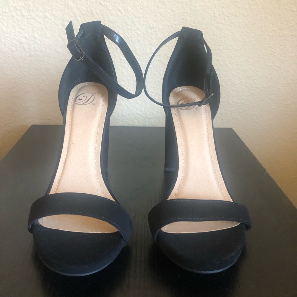 Dolce Vita Black Ankle Strap Block Heels Size 8.5